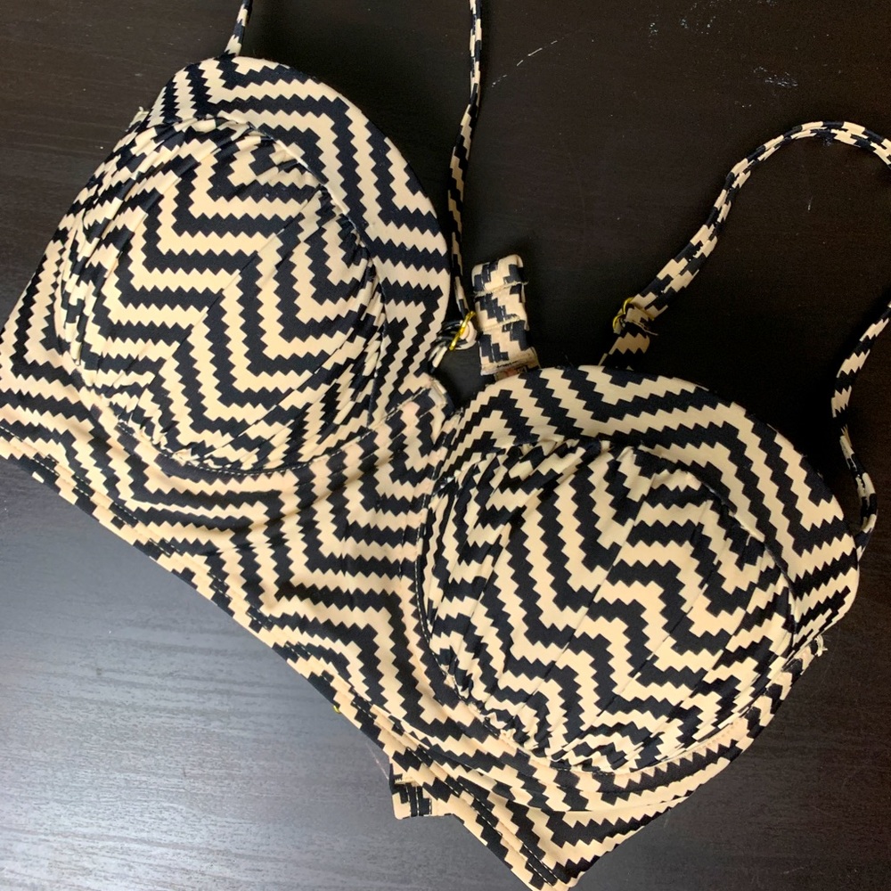PADDED TRIBAL TOP